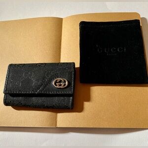 Gucci Authentic 6 Ring Keyholder w/1 Card Slot & Gucci Velvet Dust Bag!